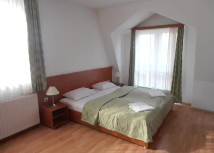 Otel Kristaly 3*